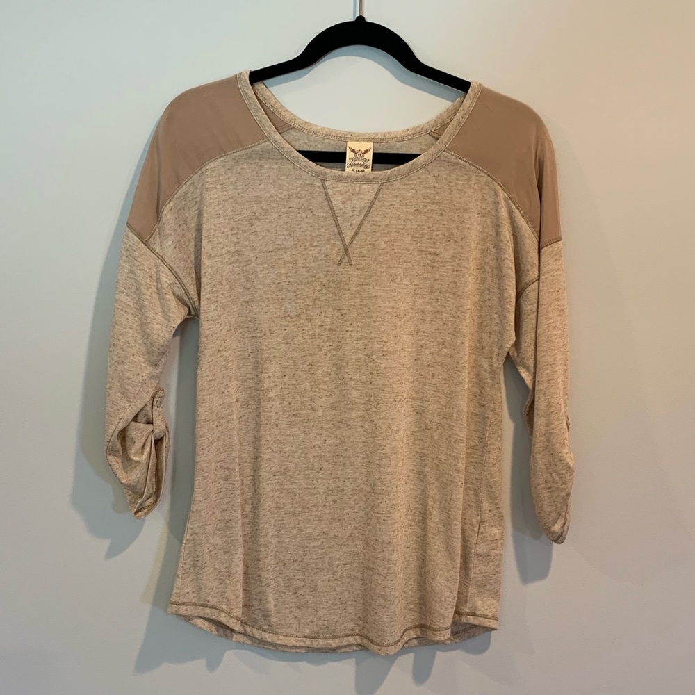 Tan 3/4 sleeve shirt